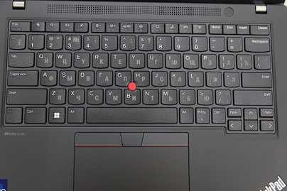 Перекрытие заводской русификации краской на ноутбуке Lenovo фото №2 Гравировка клавиатур - примеры наших работ