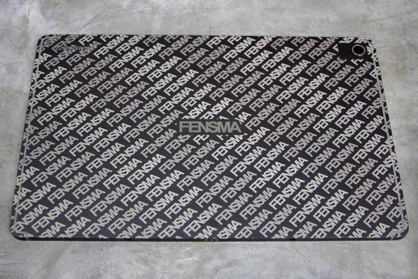 Полноразмерная гравировка в два цвета - примеры наших работ