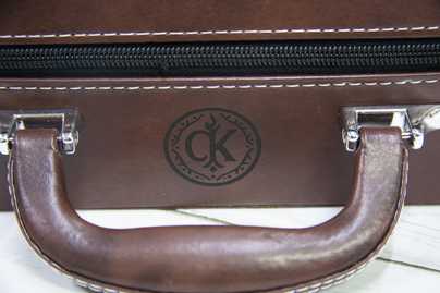 На чемодане фото №1 Гравировка на коже - примеры наших работ