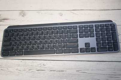 Подсветка на MX Keys (раскладка Apple) фото №1 Гравировка клавиатур - примеры наших работ