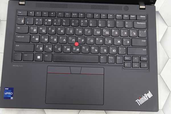 Перекрытие заводской русификации краской на ноутбуке Lenovo - примеры наших работ