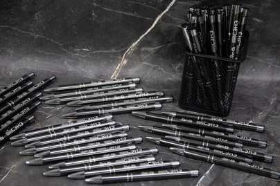 Гравировка партии ручек На ручках - примеры наших работ