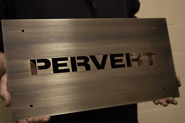 Со сквозной резкой и патинированием - примеры наших работ