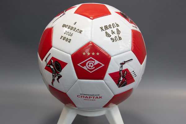 На футбольном мяче - примеры наших работ