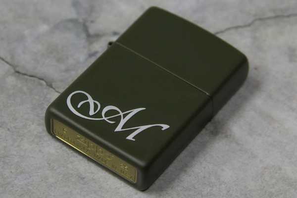 УФ-печать инициалов белым цветом - примеры наших работ