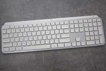 MX Keys White Гравировка клавиатур - примеры наших работ